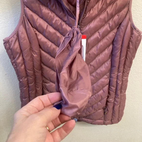 32 Degrees Ladies' Packable Vest - Fig Berry - Picture 5 of 6